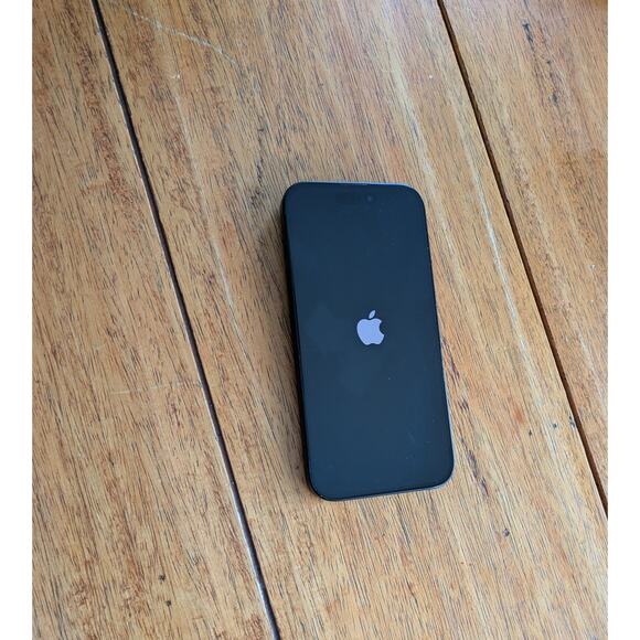 Apple IPhone 15 - 128GB Black Unlocked - Picture 3 of 3